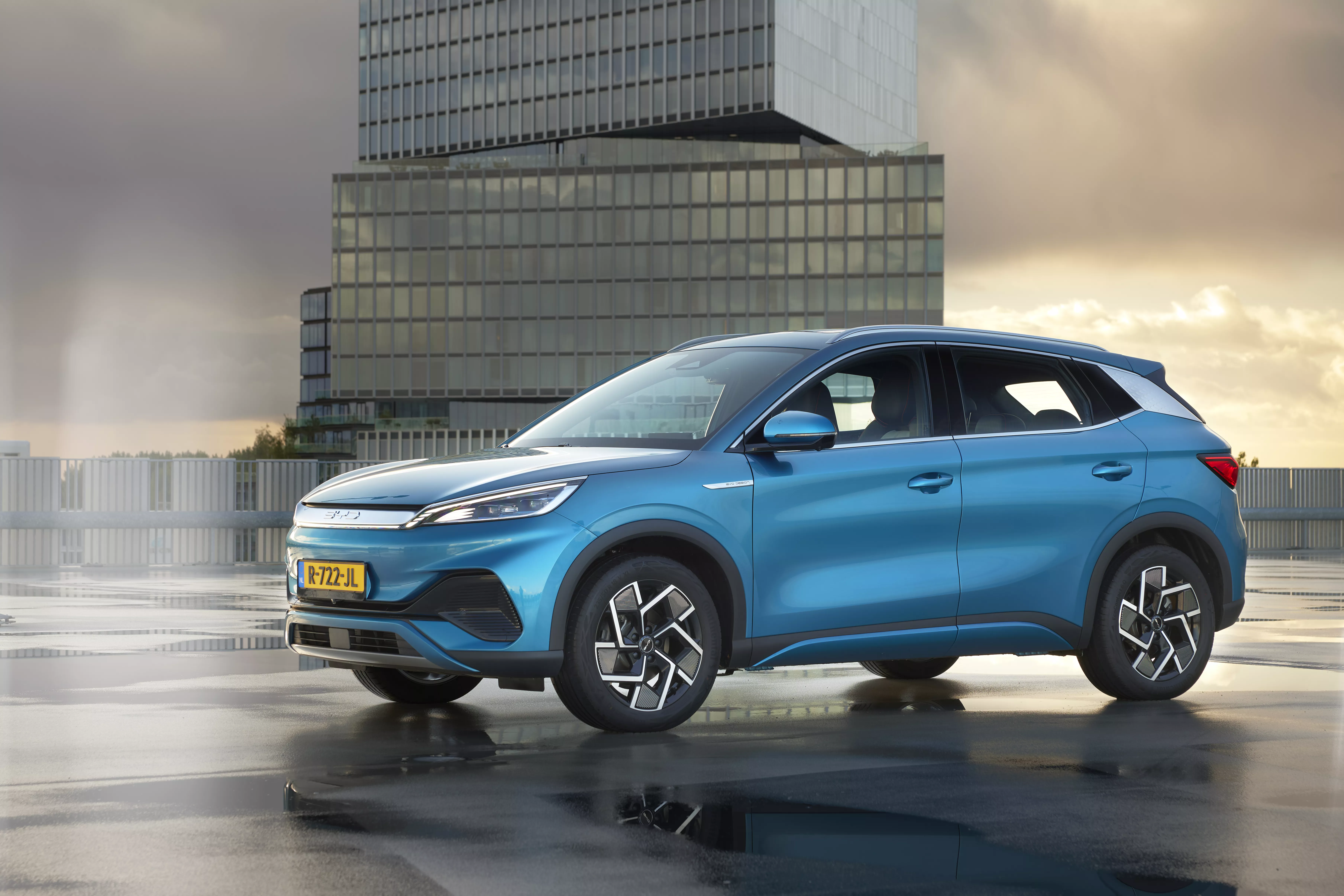 BYD Atto 3 2025 المنظر الجانبي